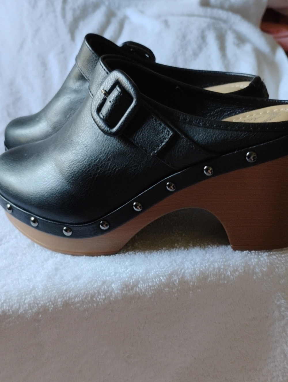 Atalina- Black faux Leather Clogs with faux Wooden Heel.  NEW Size 8